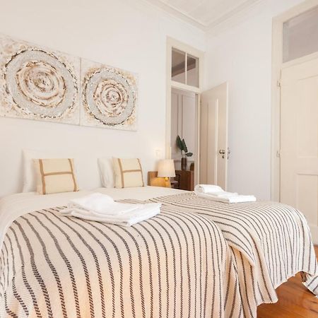 Tejo Vintage Three-Bedroom Apartment - By Lu Holidays Лиссабон Экстерьер фото