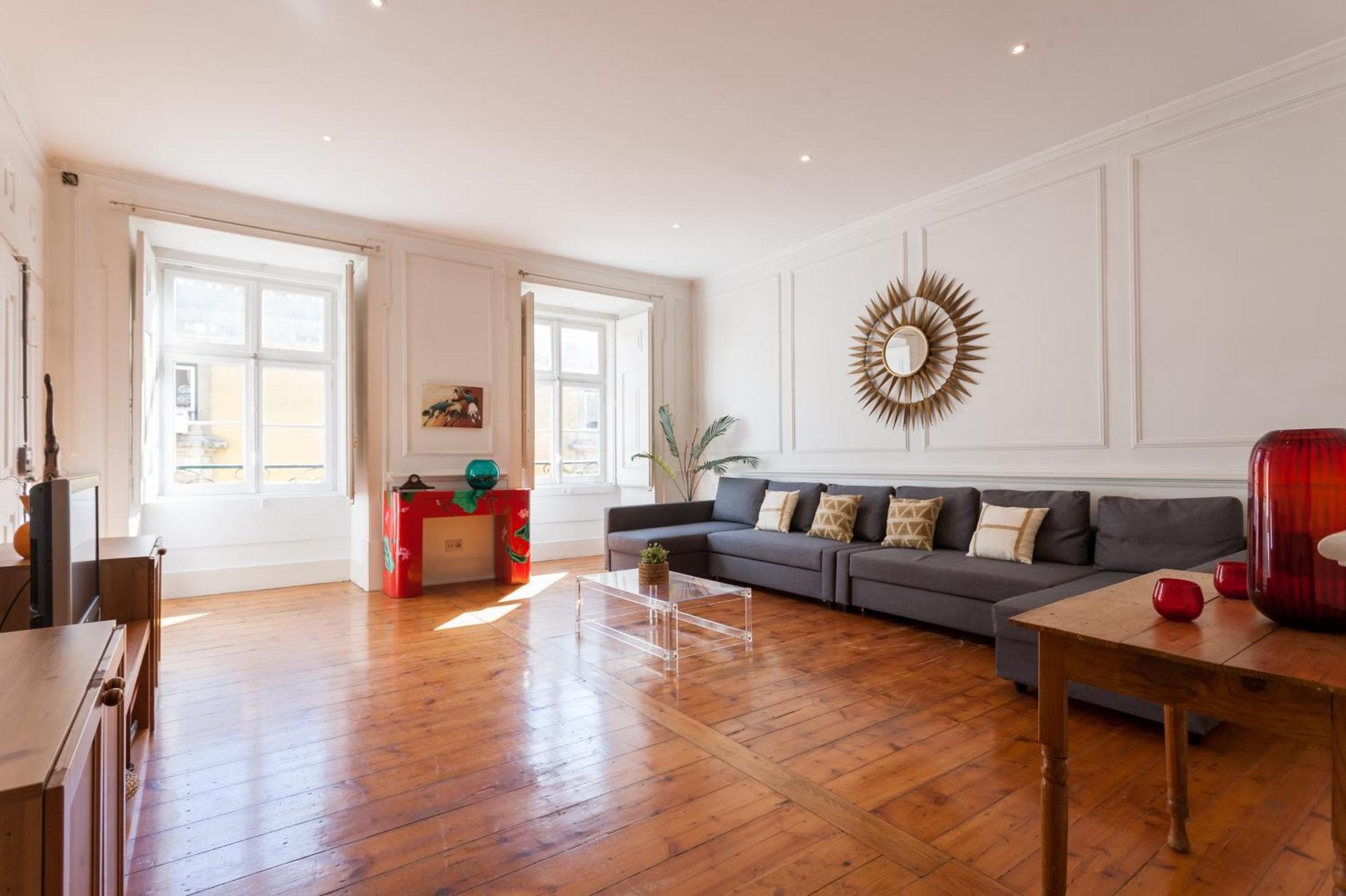 Tejo Vintage Three-Bedroom Apartment - By Lu Holidays Лиссабон Экстерьер фото