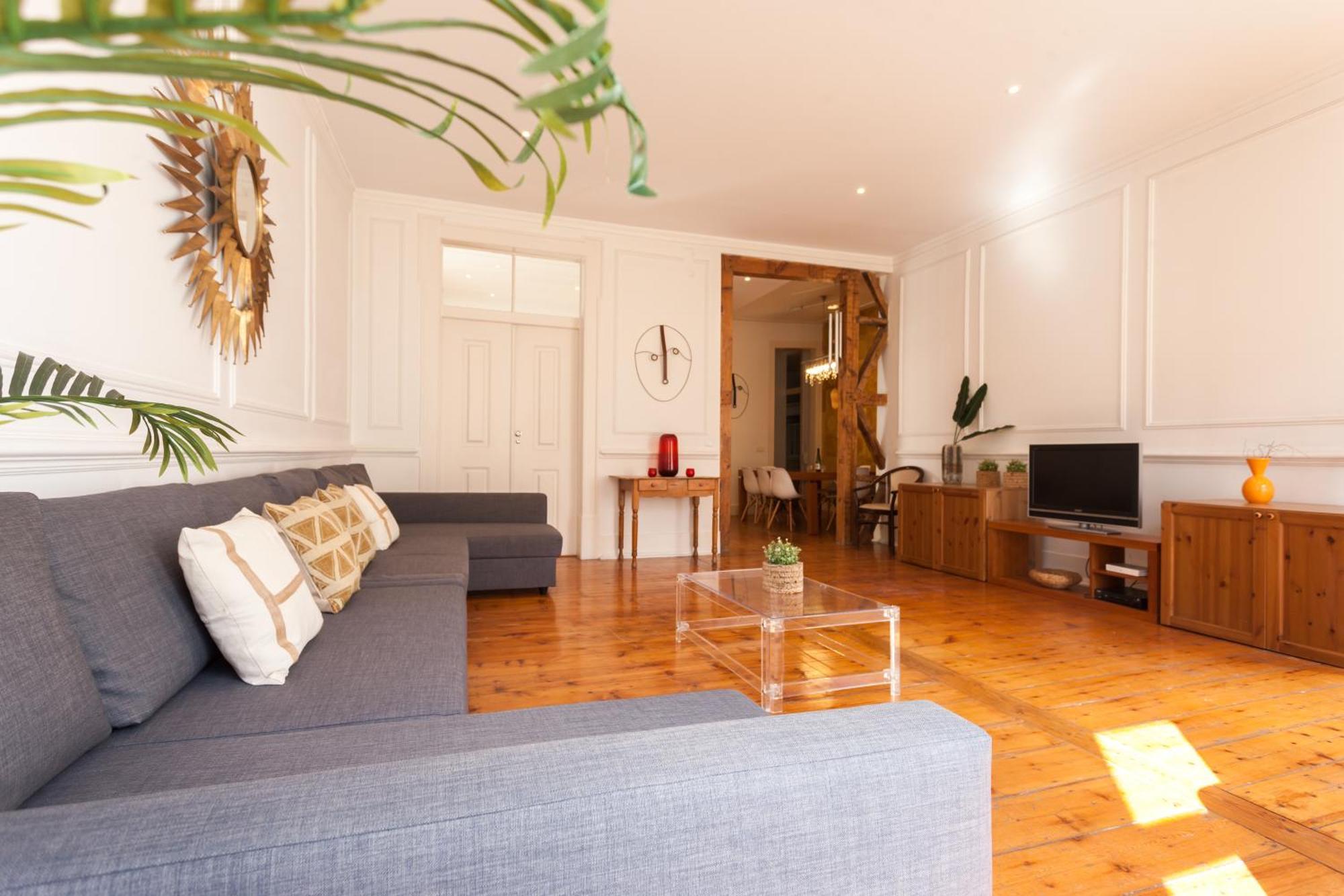 Tejo Vintage Three-Bedroom Apartment - By Lu Holidays Лиссабон Экстерьер фото