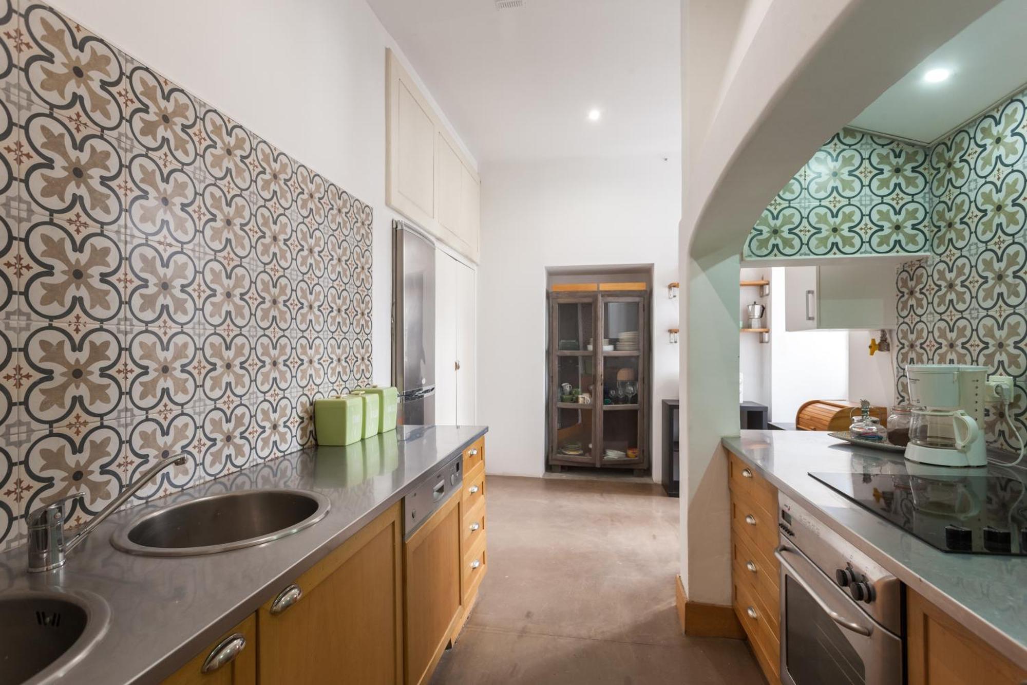 Tejo Vintage Three-Bedroom Apartment - By Lu Holidays Лиссабон Экстерьер фото